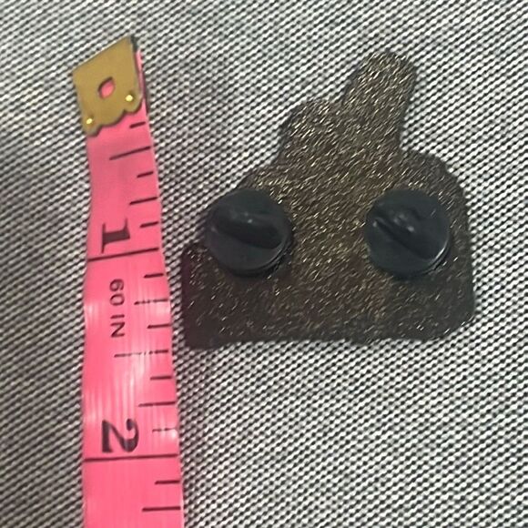 Simpsons x-ray Enamel pin Spooky Skeleton Art Skull Family Brooch Halloween NEW - Picture 3 of 3